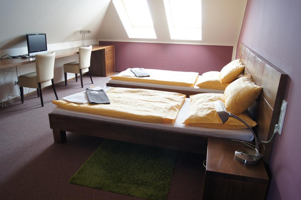 Pension Inspirace A Wellness Self Check-In Kolin Ruang foto