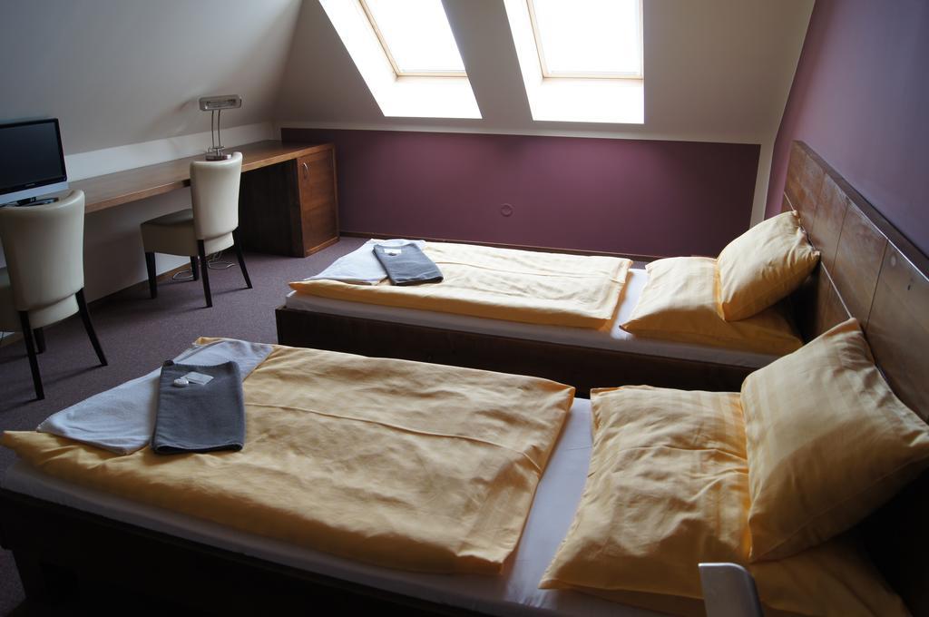 Pension Inspirace A Wellness Self Check-In Kolin Bagian luar foto